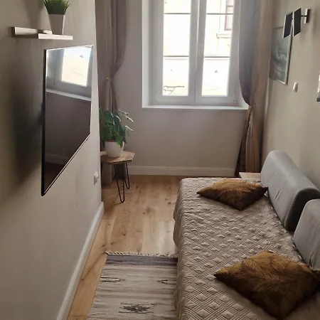 Old Town Apartment *